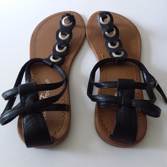 NWOT Fashion Focus Black Sandals with Silver Grommets Size 9 - Picture 2 of 7